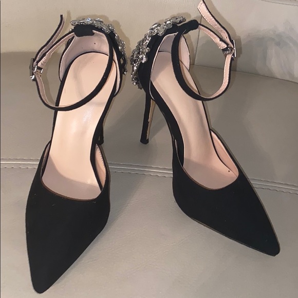 Black Elegant Heels - Picture 2 of 2